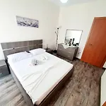 Apartament Me Qera Lungomare Mari *