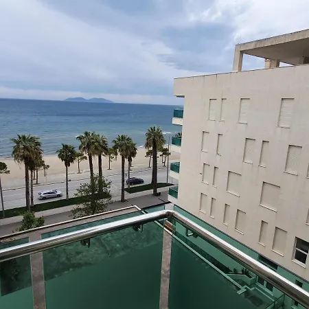 Me Qera Lungomare Mari Apartament