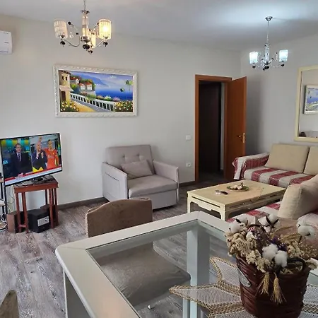 Me Qera Lungomare Mari *