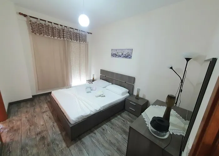 Me Qera Lungomare Mari *