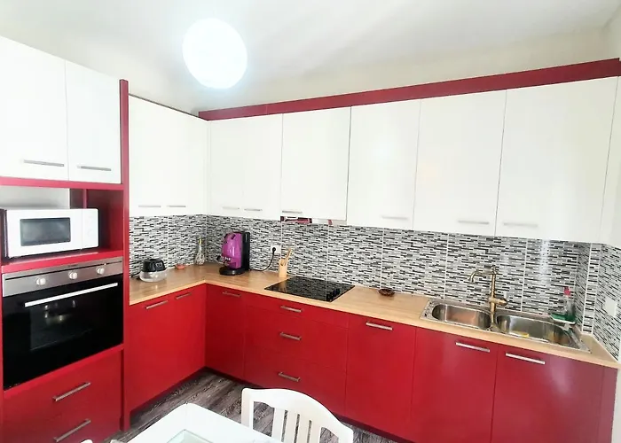 Me Qera Lungomare Mari