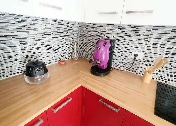 Me Qera Lungomare Mari Vlorë